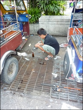 Bangkok Gutter Fishing 1