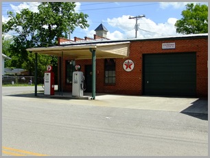 Texaco Station in Downtown Wartrace