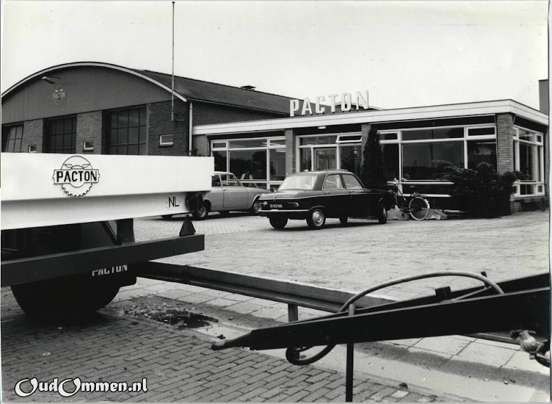 Div0030-1bw--.jpg