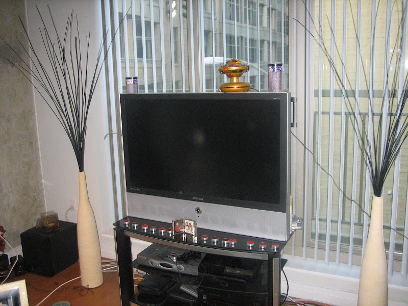 FS: Samsung DLP 46" HDTV and Matching TV Stand, Radio ...