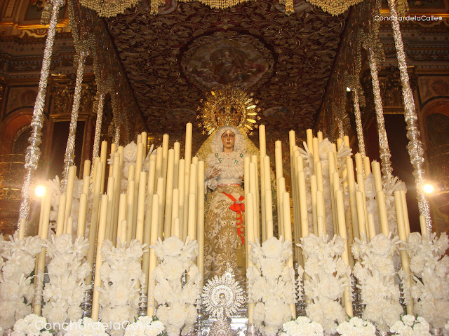 S Santa -2011 Macarena Palio Basilica 0-1.jpg
