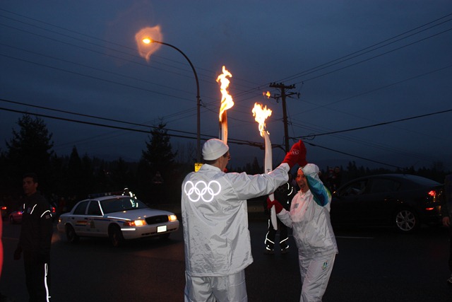 [Olympic Flame Feb 7 2010 087[4].jpg]