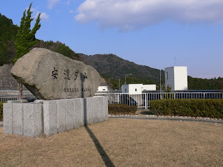 纪念碑的景色。