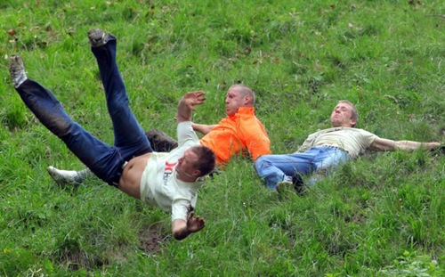 cheese-rolling (5)