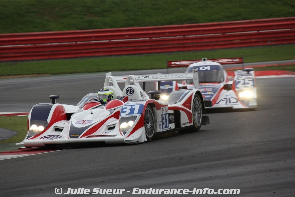 [J5-2010_LMS_05_Silverstone_Libres3_29 (1)[4].jpg]
