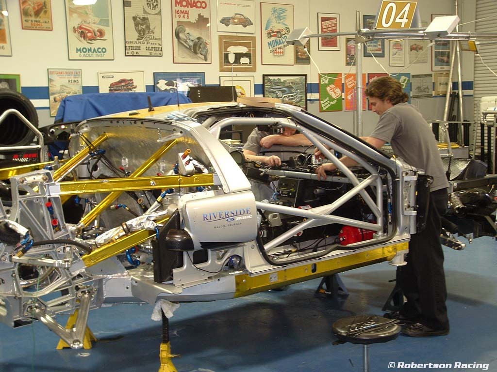 [2011_ALMS_Robertson_Prep_Sebring01[5].jpg]