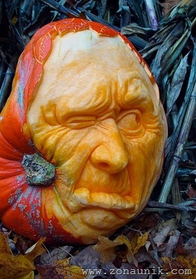 [carving-pumpkins-05[2].jpg]