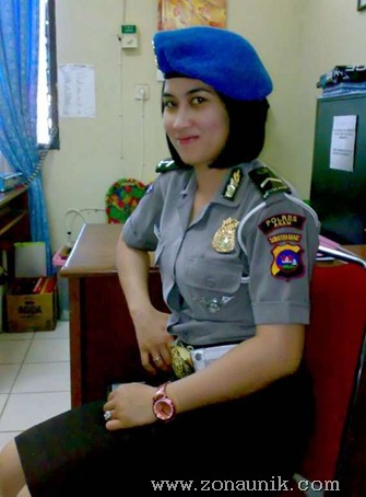 indonesian-police-girls06
