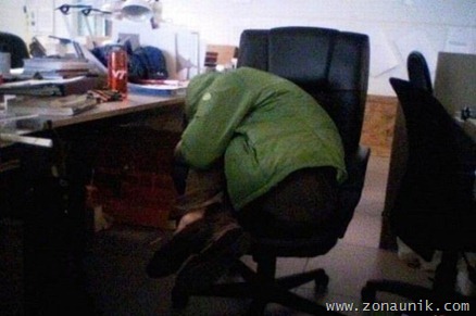 sleeping_at_work_06