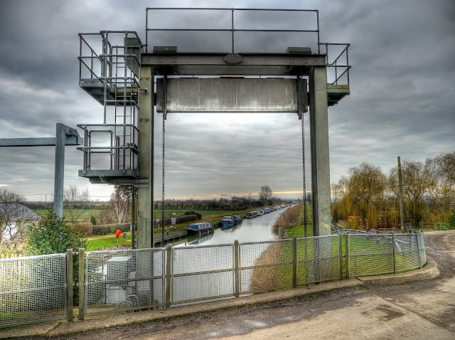 Reach Lode Lock at Upware P1220193_4_5_6_7_8_9_tonemapped.jpg