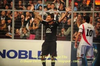 Gol de Tinelli, sufre Tito.JPG