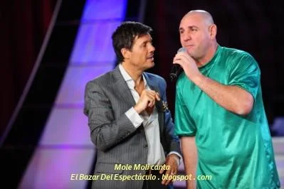 Mole Moli canta.JPG