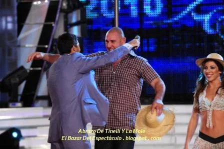 Abrazo De Tinelli Y La Mole.jpg
