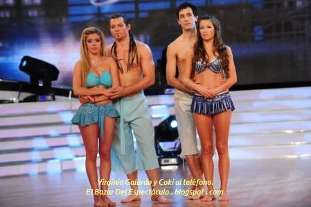 Virginia Galardo y Coki al teléfono..JPG