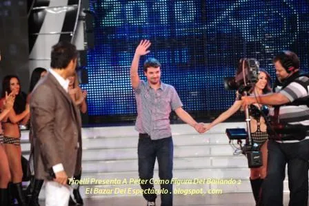 Tinelli Presenta A Peter Como Figura Del Bailando 2.jpg