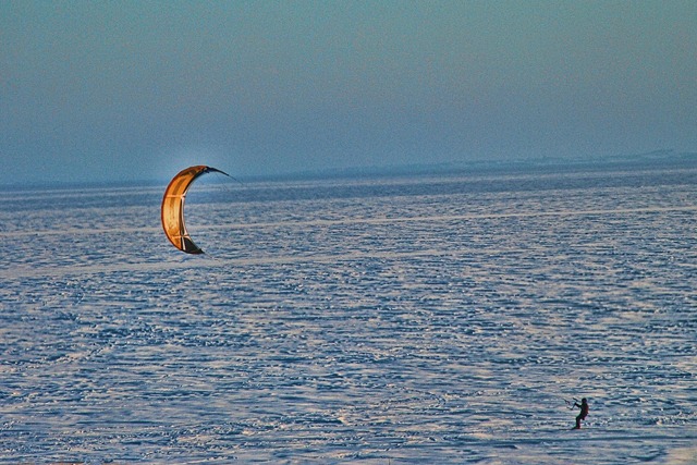 [Kite skiing[6].jpg]