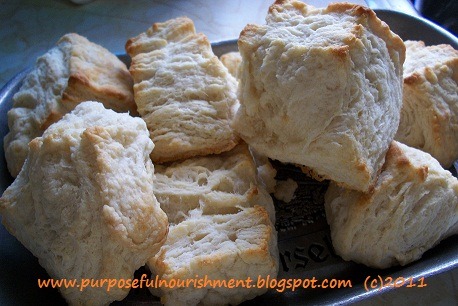 [killer biscuits on platter[3].jpg]