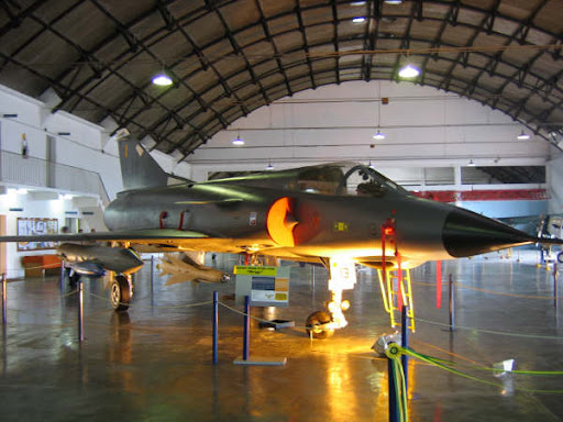 http://lh5.ggpht.com/_ce-ggM0G8_Y/RsEiZduObnI/AAAAAAAAALE/RLnN9hR_EAg/F-103+MirageIII+2006.JPG