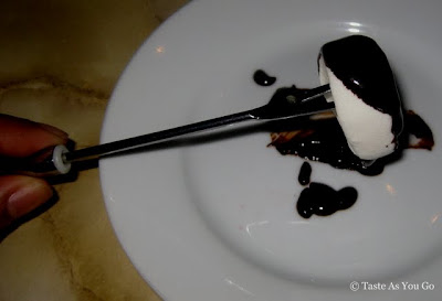 Marshmallow-Chocolate-Fondue-Swizz-Restaurant-Wine-Bar-New-York-NY-tasteasyougo.com