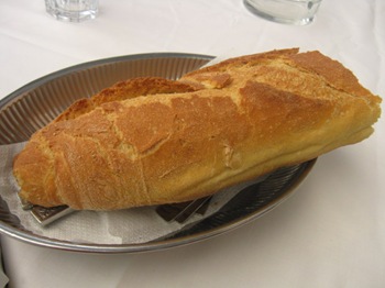 thissio lunch bread