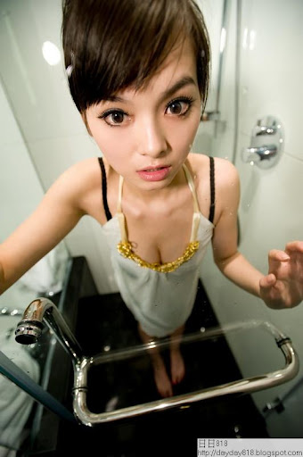 王若伊爆乳濕身寫真照片3