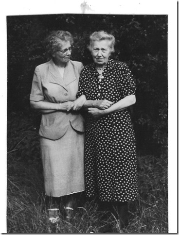 Anna Bartels and mutter Maria Korbach