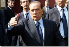 Silvio Berlusconi compra i disoccupati?