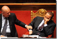 Berlusconi dorme mentre l'Italia affonda