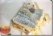 Sandwich di pesce sciabola con cavolo cappuccio in agrodolce