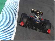 Heidfeld con la Renault-Lotus nei test di Jerez