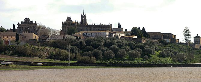 'Laguna' a las puertas del monasterio de La Cartuja