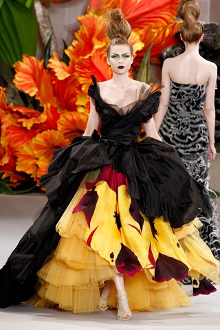 [Automne Hiver Haute Couture 2010 - Christian Dior 13[3].jpg]