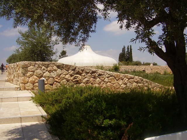[Israel Museum Shrine of the Book Ann Goldberg[2].jpg]
