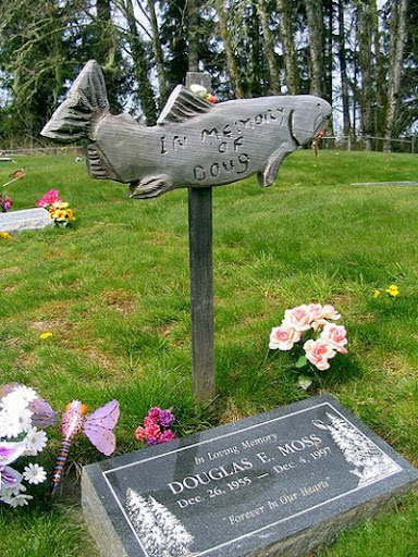 Unusual and weirdiest grave stone