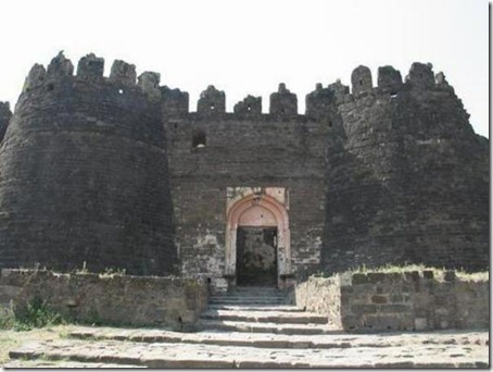 6.Daulatabad Fort - Historical Place in India