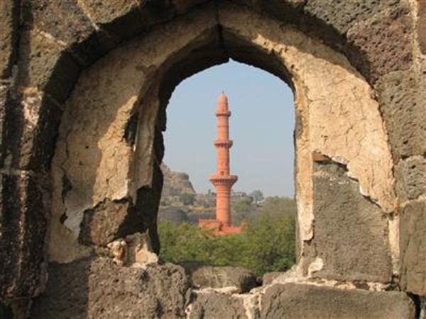 [10.Daulatabad Fort - Historical Place in India[3].jpg]