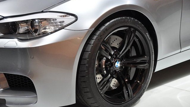 [BMW-M5-concept-wheels-image[3].jpg]