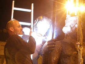 szoborállítás, szoboremelés, képek, fotók, pictures, bronzszobor, lovasszobor, fényképek,  Szeged, Tóth Béla, Tóth Dávid, IV. Béla, szobor, szobrász,   Széchenyi tér