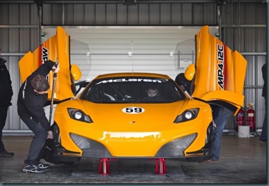 2012-McLaren-MP4-12C-GT3-Gullwing-Doors-600x414