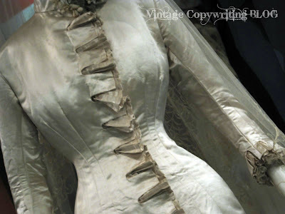Victorian Wedding Gowns on Vintage Copywriting  The Steampunk Victorian Wedding Dress