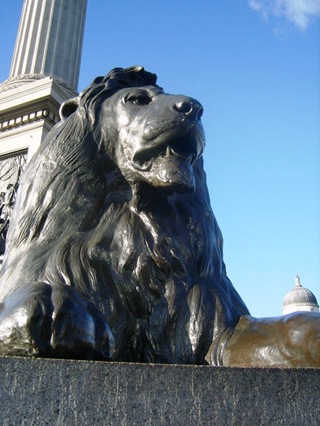 Trafalgar_square_lion