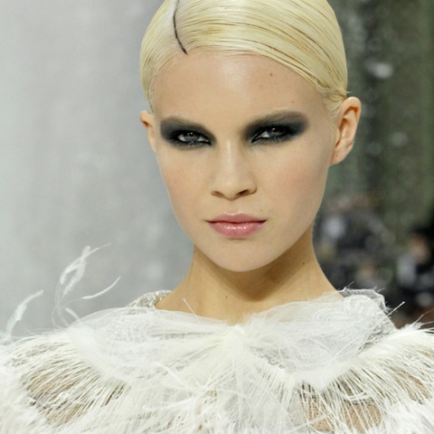 [Chanel-Spring-2011-makeup[4].jpg]