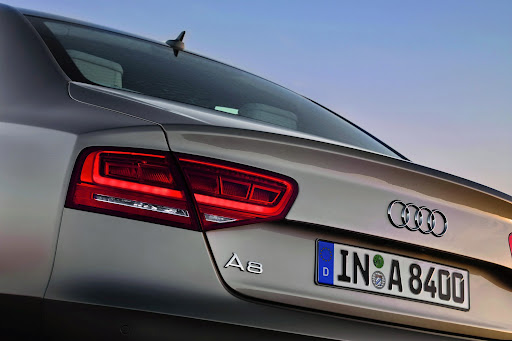 2010-Audi-A8-1.jpg