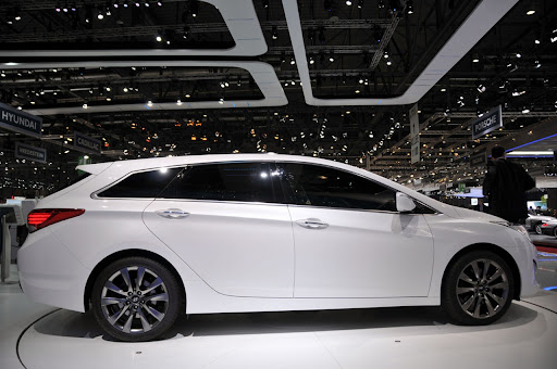 2011-Hyundai-i40-5.jpg