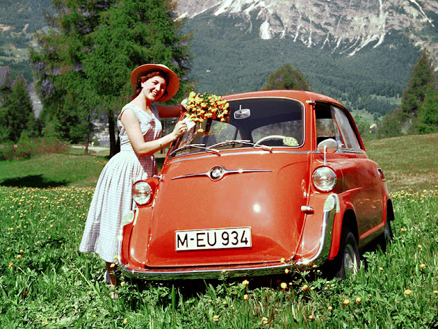 c1 Girls & Cars in European Vintage Ads