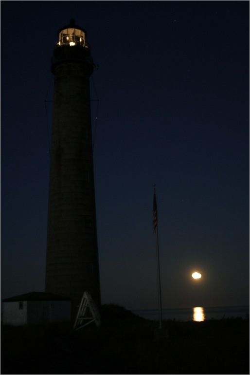 the light house at night, not too bad for handheld and a long exposure time :D