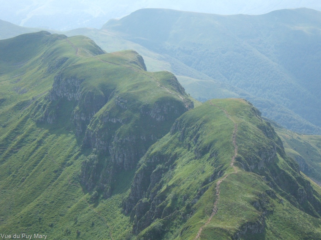 [Vue-du-Puy-Mary-cantal18.jpg]