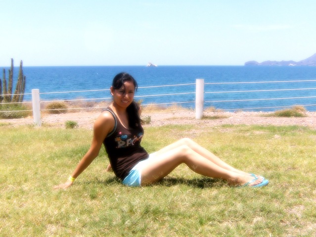 [CINTHYA EN LA PLAYA 09[2].jpg]