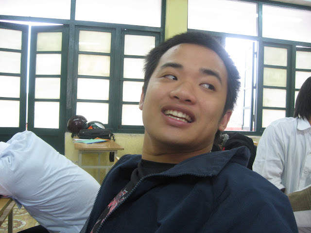 http://lh5.ggpht.com/_kPCvWoypl2g/SR7ETSFBsXI/AAAAAAAAAuc/mpVLuhUFa6c/s640/080314%20nhan%20ao%20lop%20%2860%29.JPG