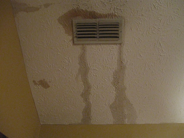 [water heater damage 016[4].jpg]